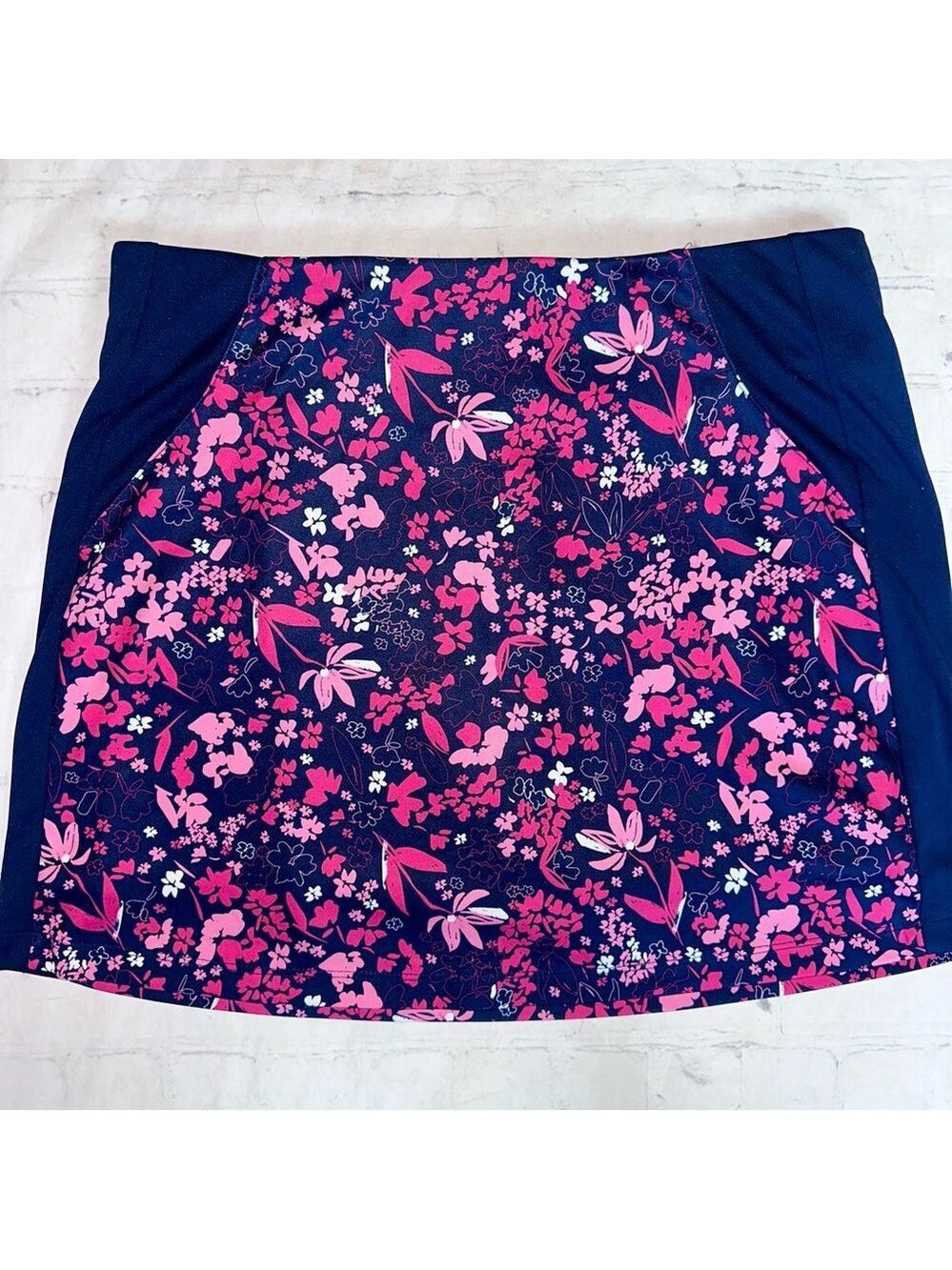 NWOT Women’s Medium Callaway Golf Skort Navy Blue Pink Floral